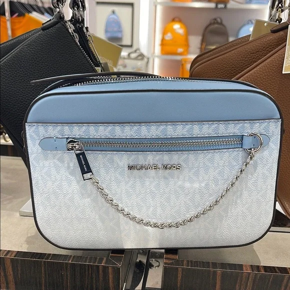 MICHAEL KORS Jet Set Large Ombré Signature Logo Crossbody Body
Light Sky… - Picture 2 of 16